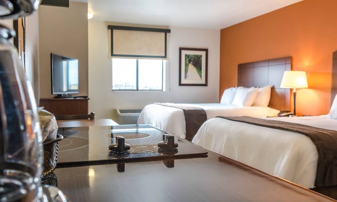 Kalispell Hotel | Adventure-Ready Pet Friendly Room Near Glacier Park w/Kitchen!