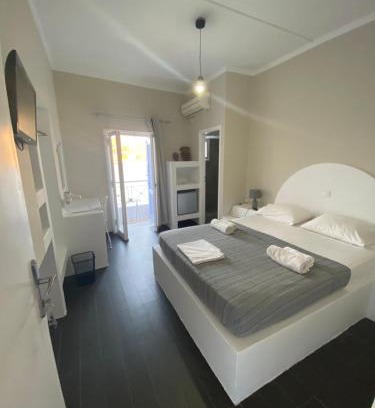 Korissia Hotel | AEGEAN VIEW SEASIDE ROOMS AND STUDIOS KEA