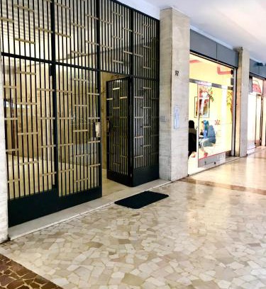 Historic Center Bed & Breakfast | Affittacamere Pratello 97