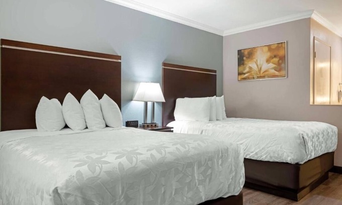 Anaheim Resort Hotel | Affordable Comfort Near Disney – Family-Friendly Convenience