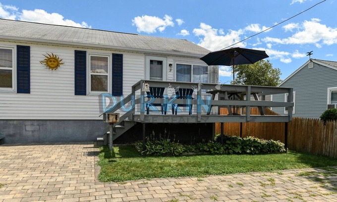 Narragansett House | Affordable Duplex, Close to Beach, Spacious Deck