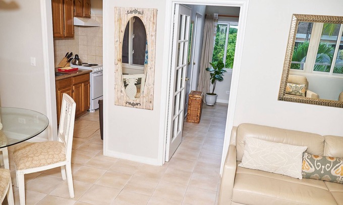 Paradise Island Condo | Affordable Getaway on Paradise Island - Cozy & Charming