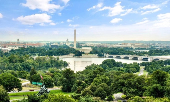 Radnor - Fort Myer Heights Resort | Affordable Getaway! Near Kennedy Center, and National Gallery of Art!