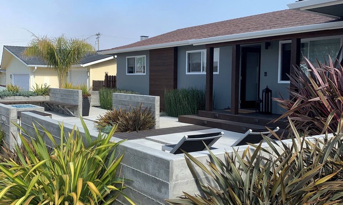 Morro Bay House | Affordable Luxury: 20% off Beachside Home + Hot Tub
