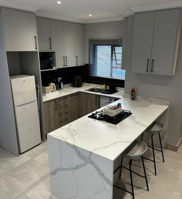 Port Elizabeth Central Apartment | Affordable Luxury Apartment
