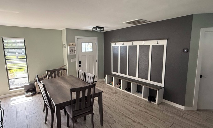 Caloosahatchee House | Affordable No-Pet Fee Cape Coral Getaway