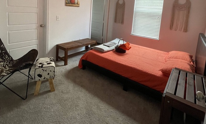 Alden Bridge House | Affordable Private Room & Bath