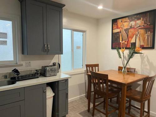 St. Francis Apartment | Affordable Private Rooms with Shared Bath Kitchen near SFO (SA)