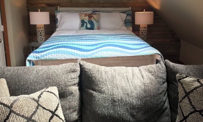 Mashpee Apartment | Affordable Sunny Queen Studio Apartment with Private Entrance and Fast WiFi