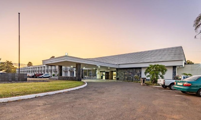 Newcastle Hotel | African Sky Newcastle Inn