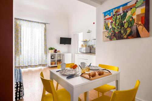 Centro Storico Apartment | Agata e Rosalia 2 bedroom flat at the Quattro Canti