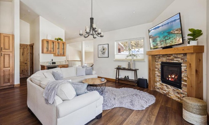 Tahoe Vista House | Agate Bay Gem by Tahoe Getaways - Charming Getaway with Cozy Fireplace Near Hiking and Biking Trails