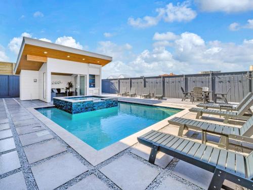 Tang-O-Mar House | Agave La Vie With Elevator And Private Beach