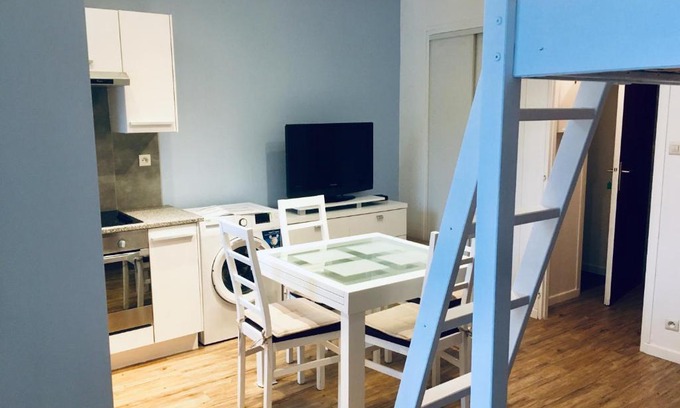 Bagneres-de-Luchon Apartment | Agréable studio neuf avec vue + parking gratuit