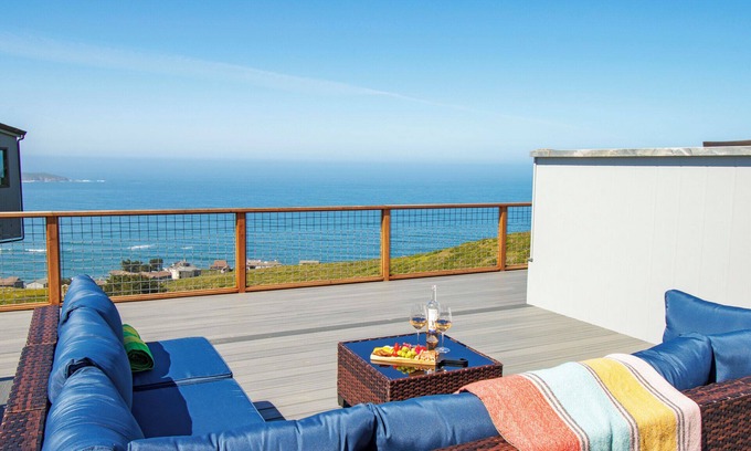 Dillon Beach House | Agua La Vista~Prime hangout for ocean views and dolphin fun! HotTub/Pup/WiFi