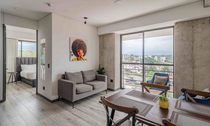 Pereira House | |Ahead| Contemporary 2BR with balcony & parking