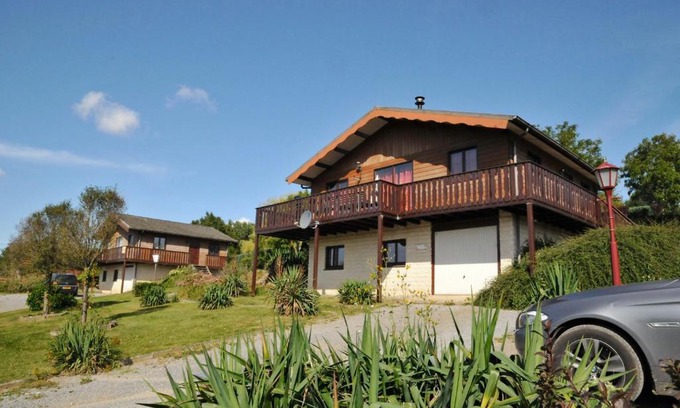 Somme-Leuze House | Aimant