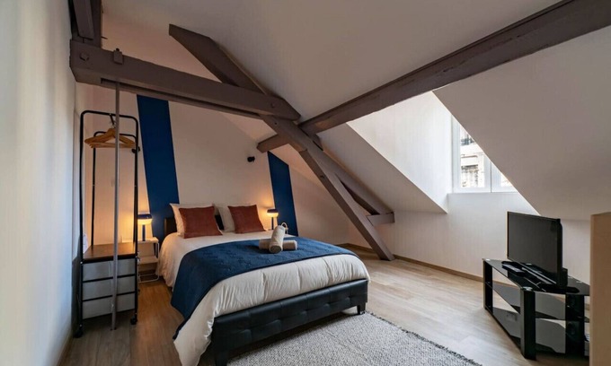 Cœur de Ville Apartment | Air-cond duplex apartment in the city center