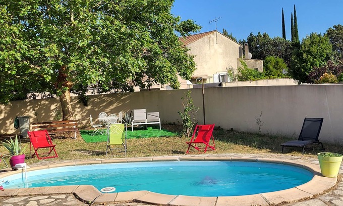 Chateauneuf-de-Gadagne House | Air-conditioned family home + swimming pool, in the heart of Provence, pets welcome