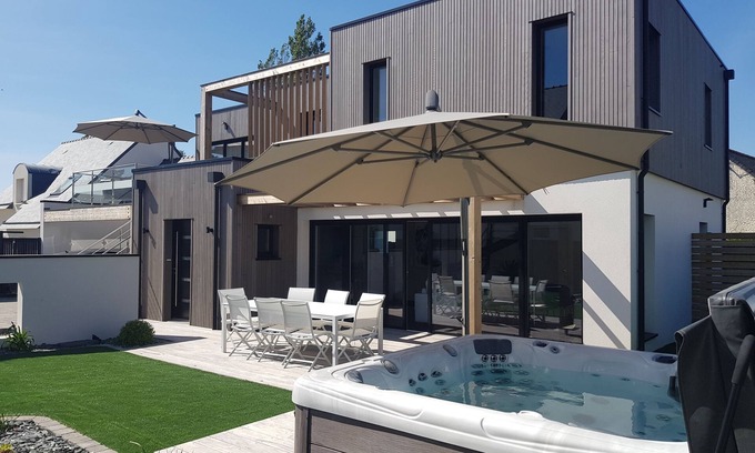 Saint-Gildas-de-Rhuys House | Air-conditioned house on the Rhuys peninsula with Jacuzzi