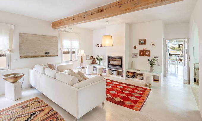 Colonia de Sant Pere House | Air Conditioned House with Terrace, Garden, Fantastic View & Wi-Fi