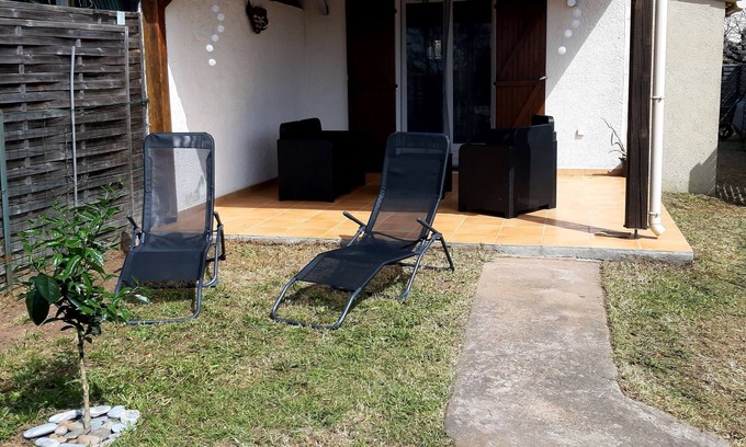 Poggio-Mezzana Villa | Air-conditioned seaside mini villa with mountain view