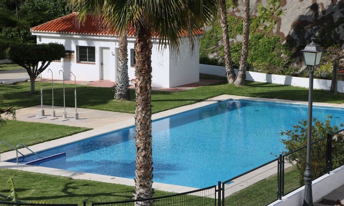 Velilla-Taramay House | AIR CONDITIONED HOUSE POOL PARKING WIFI NEAR THE CENTER AND BEACH ALMUÑECAR.