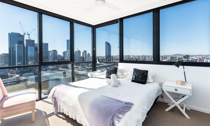 South Brisbane Apartment | Airhome Southbank Riverside Tower