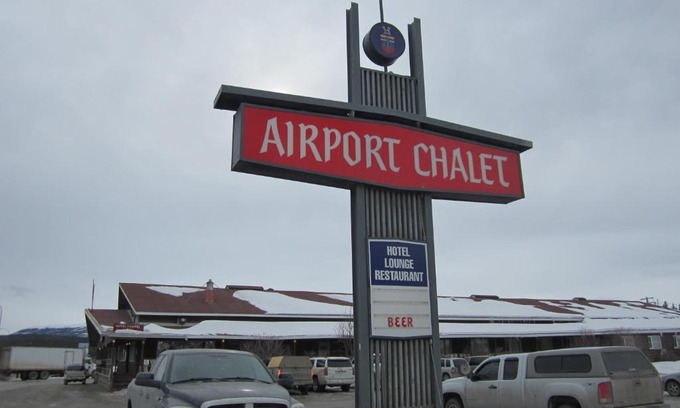 Whitehorse Hotel | Airport Chalet