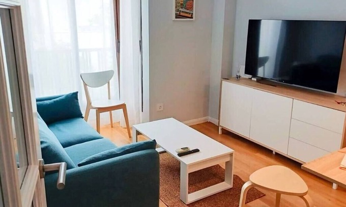 Rejas Apartment | Airport Madrid Plenilunio Suites Green by beBalmy