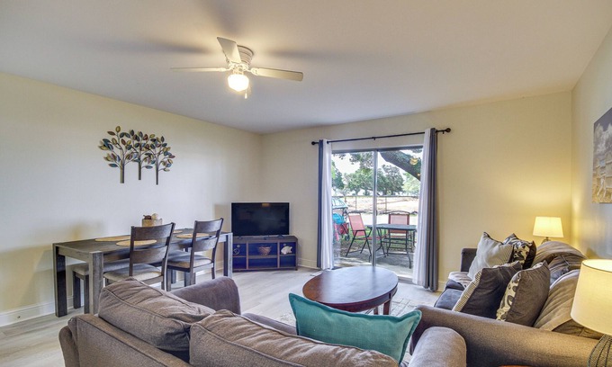 Biloxi Condo | Airy Biloxi Condo w/Patio: Walk to Beach!