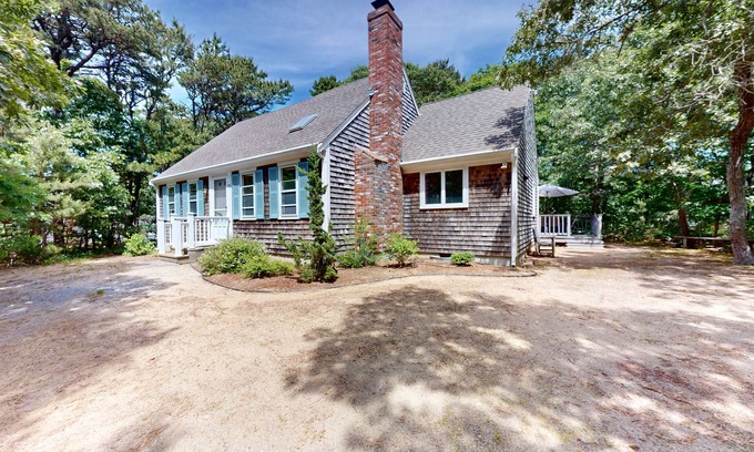 Eastham House | Airy home with AC, W/D, deck, & bikes- close to Nauset Light Beach & trails