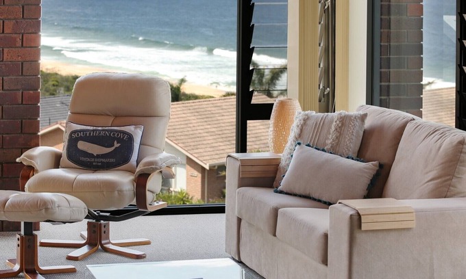 Tura Beach House | Aisling Saffir - Tura Beach