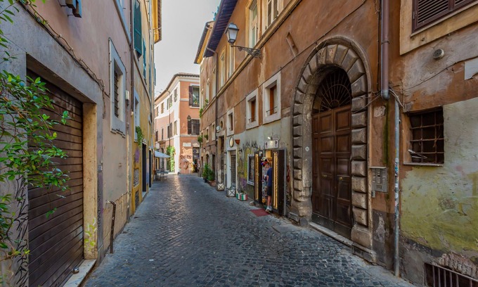 Trastevere Apartment | Al Cortile del Moro Suite