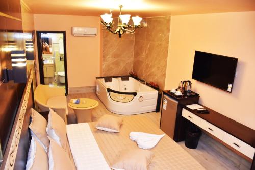 Aqaba Hotel | Al-Naher Al-Khaled Hotel