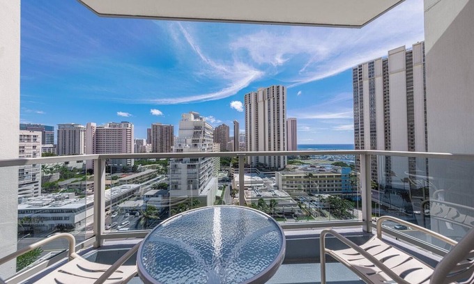 Ala Moana Hotel | Ala Moana Hotel by Sandra Ocean view and balcony BEST RATE