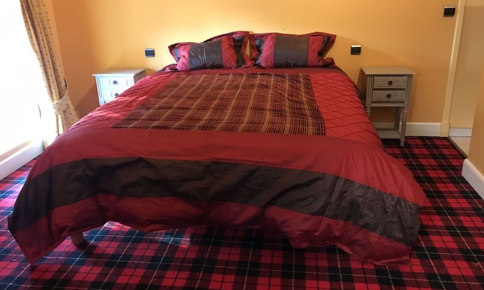 Saint-Loup-Hors Bed & Breakfast | Alain welcomes you to the Gîte de la paix