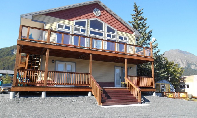 Seward House | Alaska Point of View Lodge