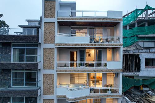 Bullawala Villa | Alaya Stays Udgam Vilas Serene 5-BHK Apartment With Jacuzzi & Lift