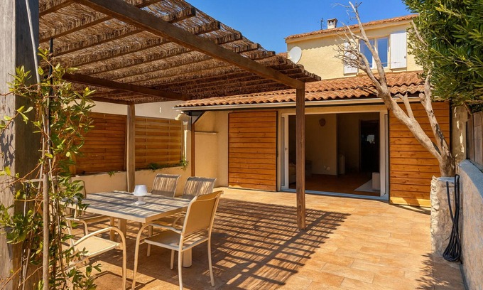 Pineto Villa | Alba | Air-conditioned, Wi-Fi, PMR, beach 20 metres away