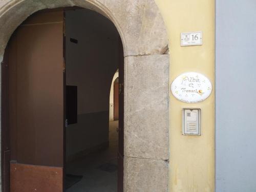 Piazza-Tralia-Pendolo House | Alba & Tramonto