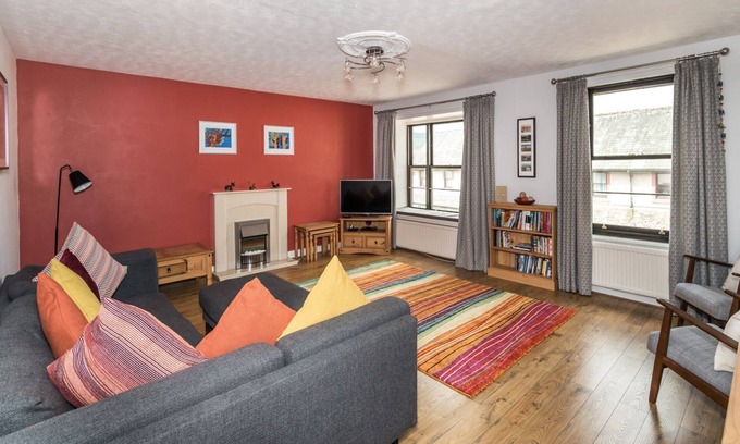 Keswick Cottage | Alban Rise - a maisonette that sleeps 5 guests in 3 bedrooms