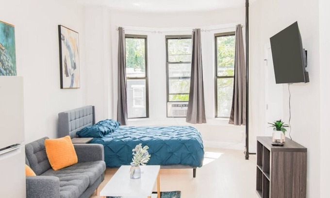 Albany Apartment | Albany Studio w/Kitchen, WiFi, Game Room, Fitness Center & Near Capitol