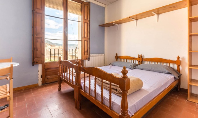 Salas de Pallars Apartment | Alberg La Solana - 13 - Double Room With Two Single Beds (2 Guests)