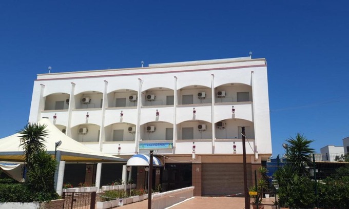 Lesina Marina Hotel | Albergo California