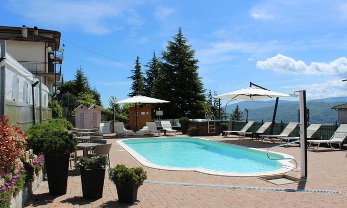 Toano Hotel | Albergo Ristorante Miramonti Toano