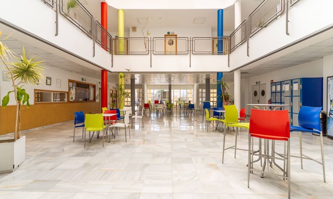 Almeria Hotel | Albergue Inturjoven Almería - Hostel