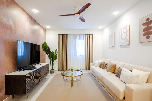 San Felipe Neri Apartment | AlbertHouse - Lujoso Apartamento en el Centro de Málaga