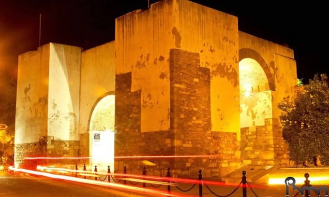 Se House | 'Alcova do Arco' inside IX century City Walls at Old Town nearby 4 islands