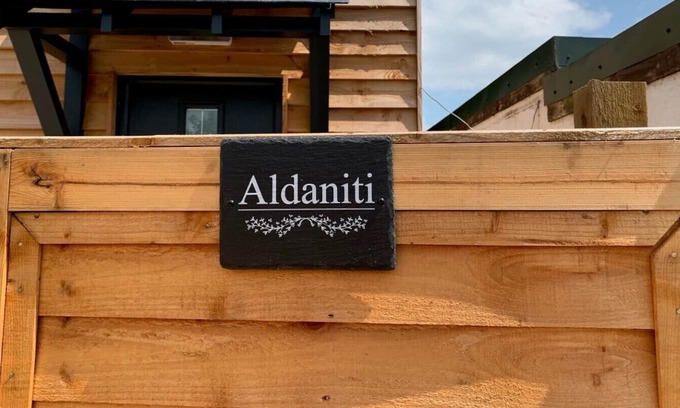Findon Apartment | Aldaniti For up to 2 Persons